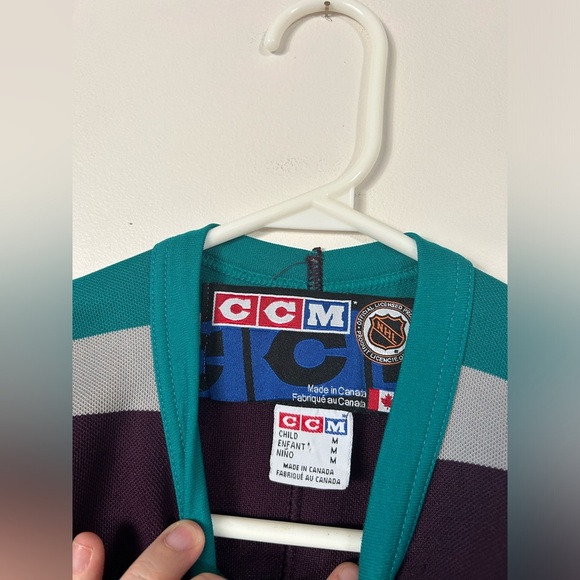 Rare ANAHEIM DUCKS NHL HOCKEY SHIRT JERSEY CCM Kids Medium - Picture 6 of 7